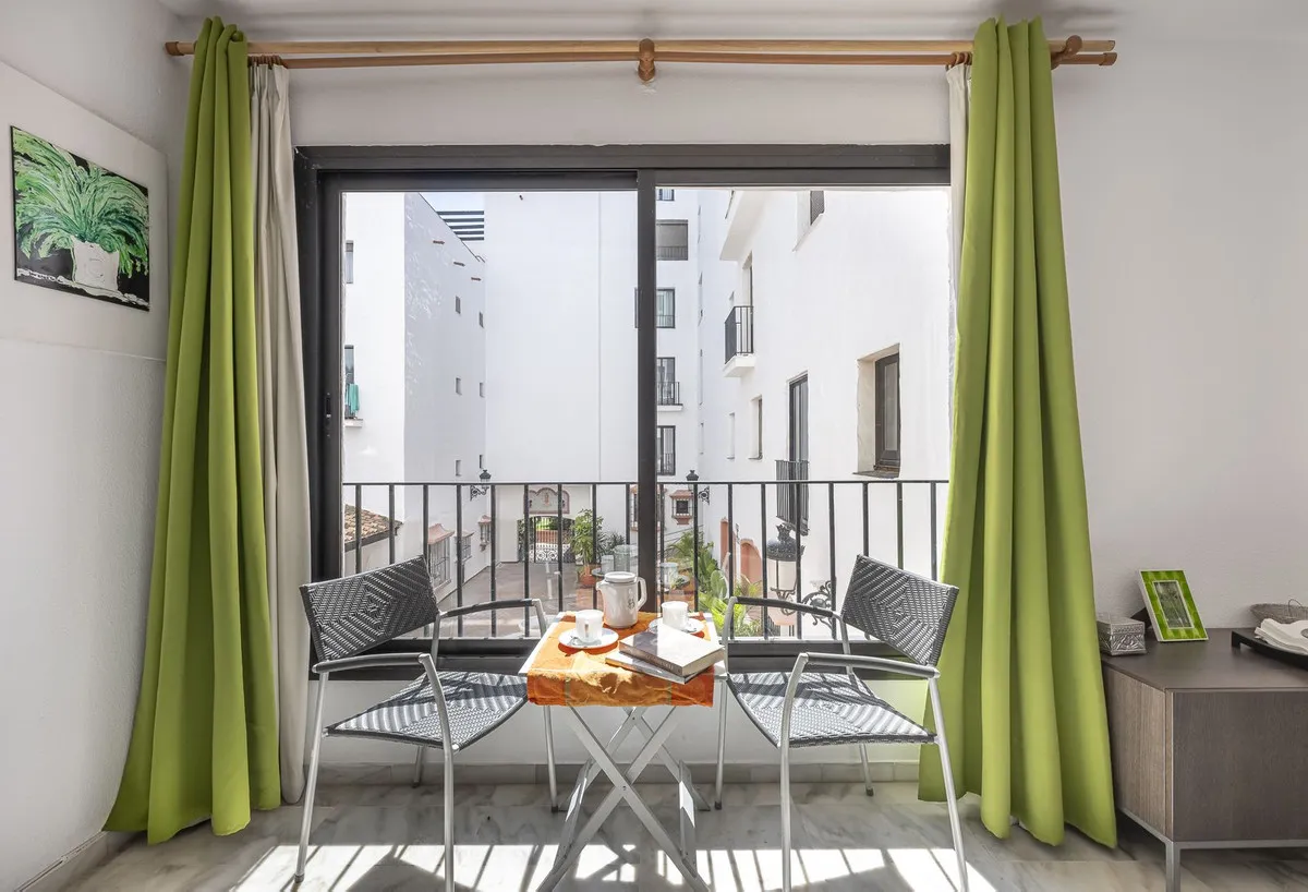 d09d87b1-5fdd-44ca-9af3-7c84bc857486