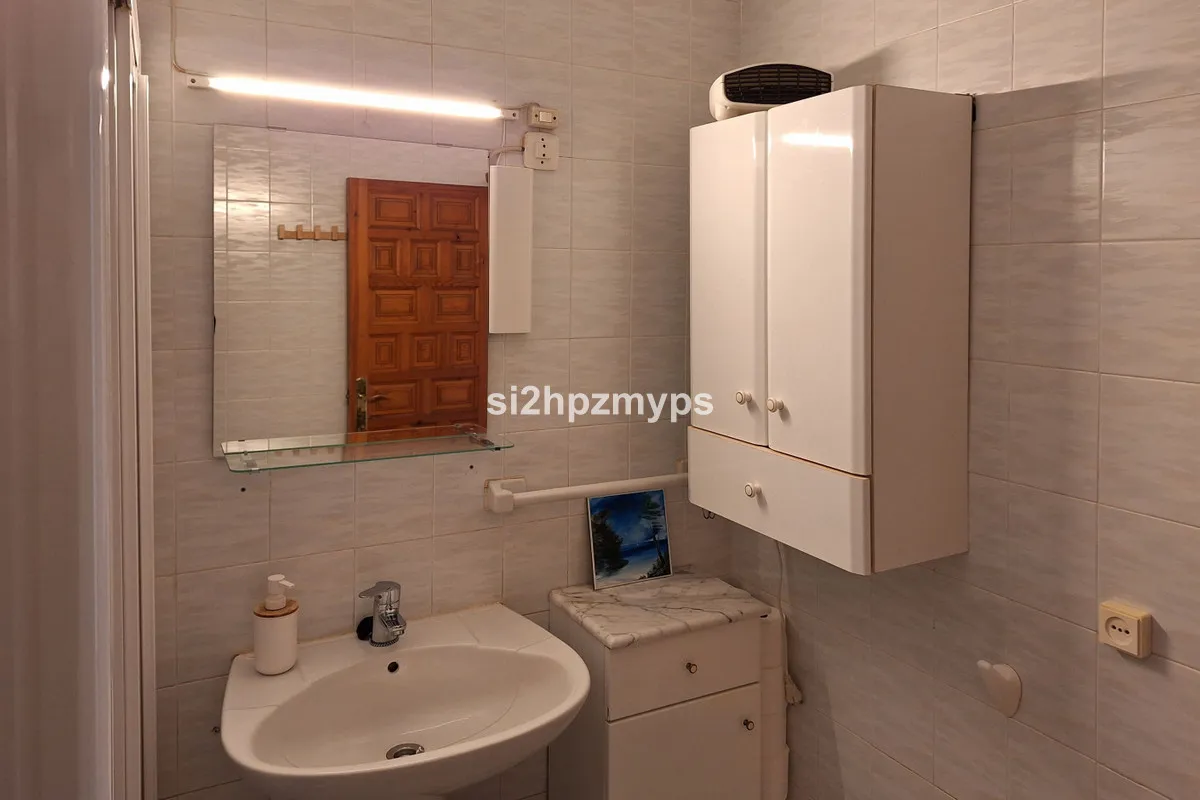 166a4aff-1f46-42ba-815b-bbf3976bf5e5