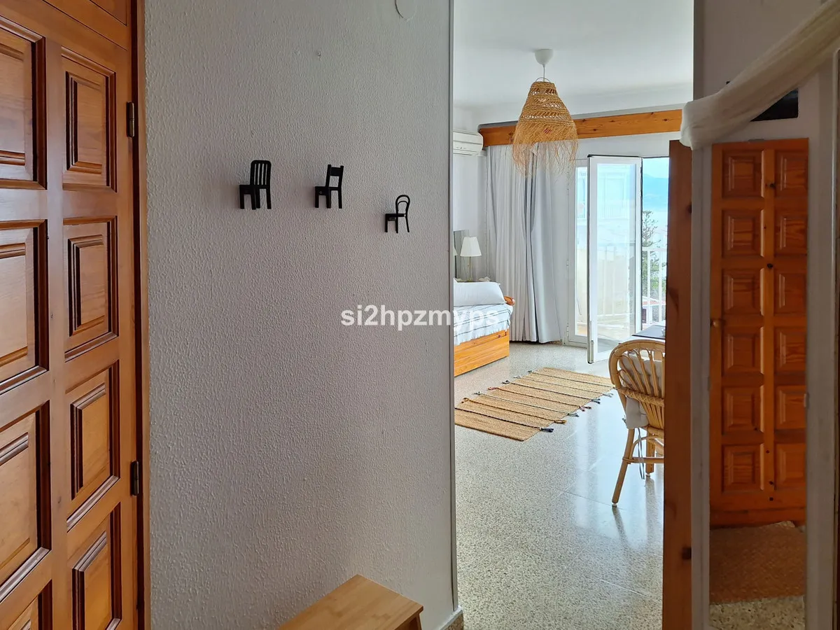 79677061-55aa-40c1-9c3e-772fe13829b2