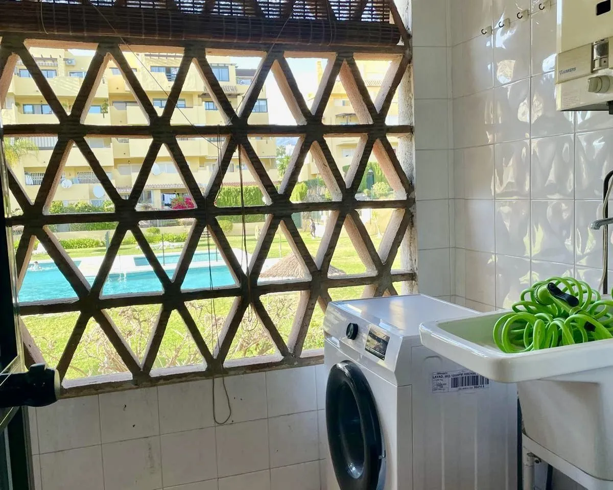 206b24de-5287-40c7-a6bb-81262903289e