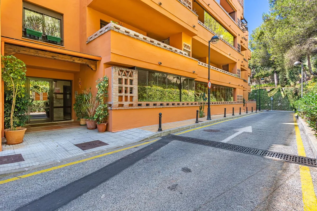 21b42fa8-4830-4722-a2af-2b2de1b30cfa