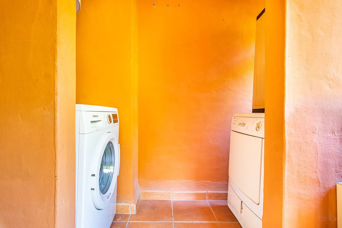 fc24b801-076e-43f2-acfe-c348bb438fec