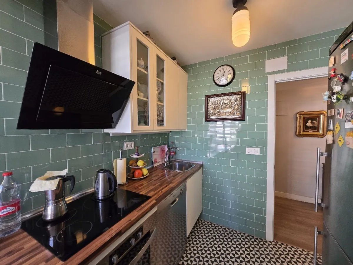 e205e7f4-2575-43d0-a049-3d597c7bcc34