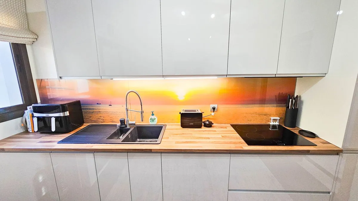 f036989b-8f93-467d-8c87-92d2aff1121f