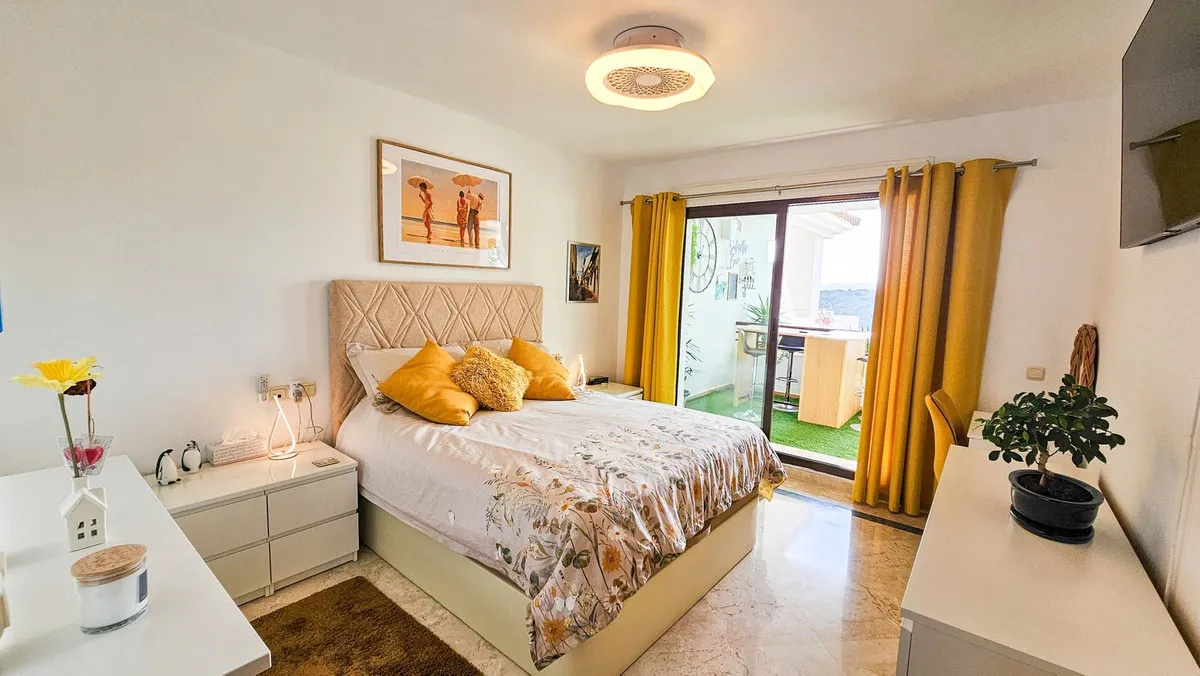 fce2f1fe-65b1-4a5a-b4fc-2c8b0b009c9a