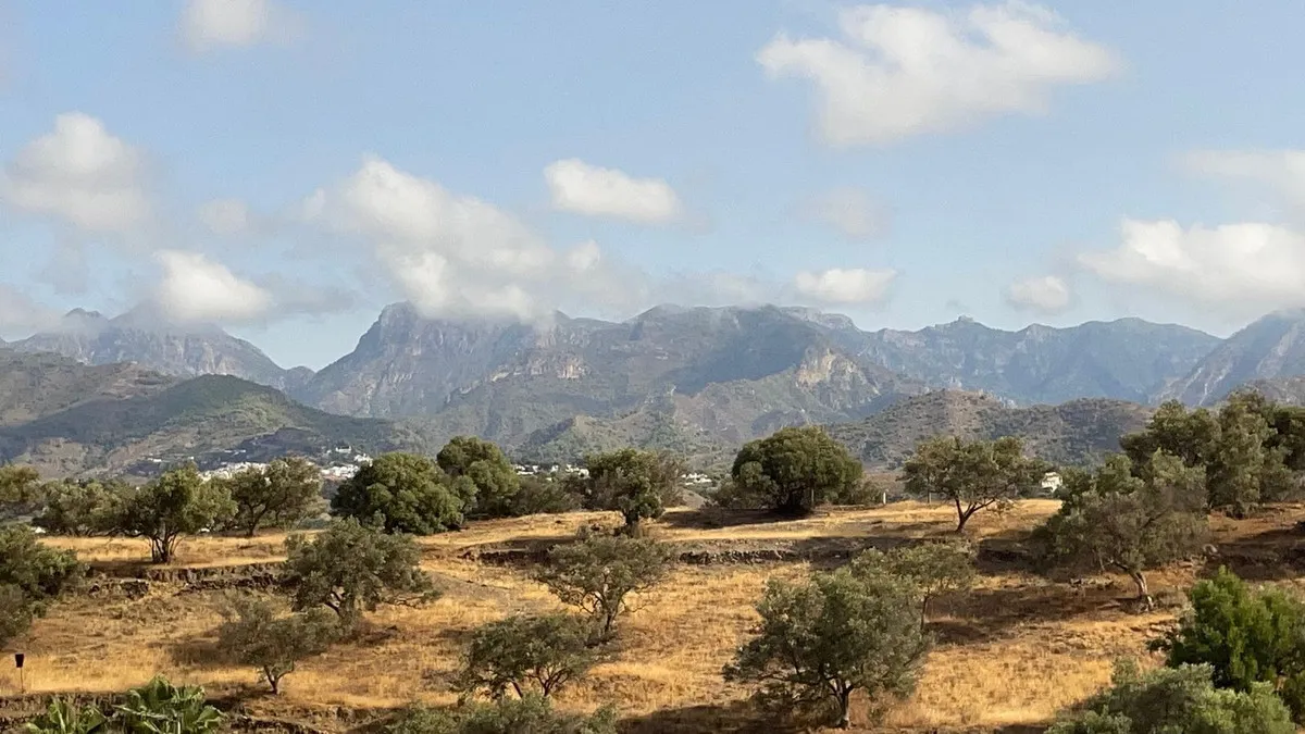 dbac23a7-0b60-4b45-a42b-e276a92595ce