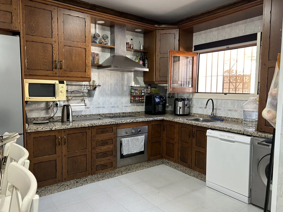 b7490165-94a4-4cbb-8de3-98d43fab478d