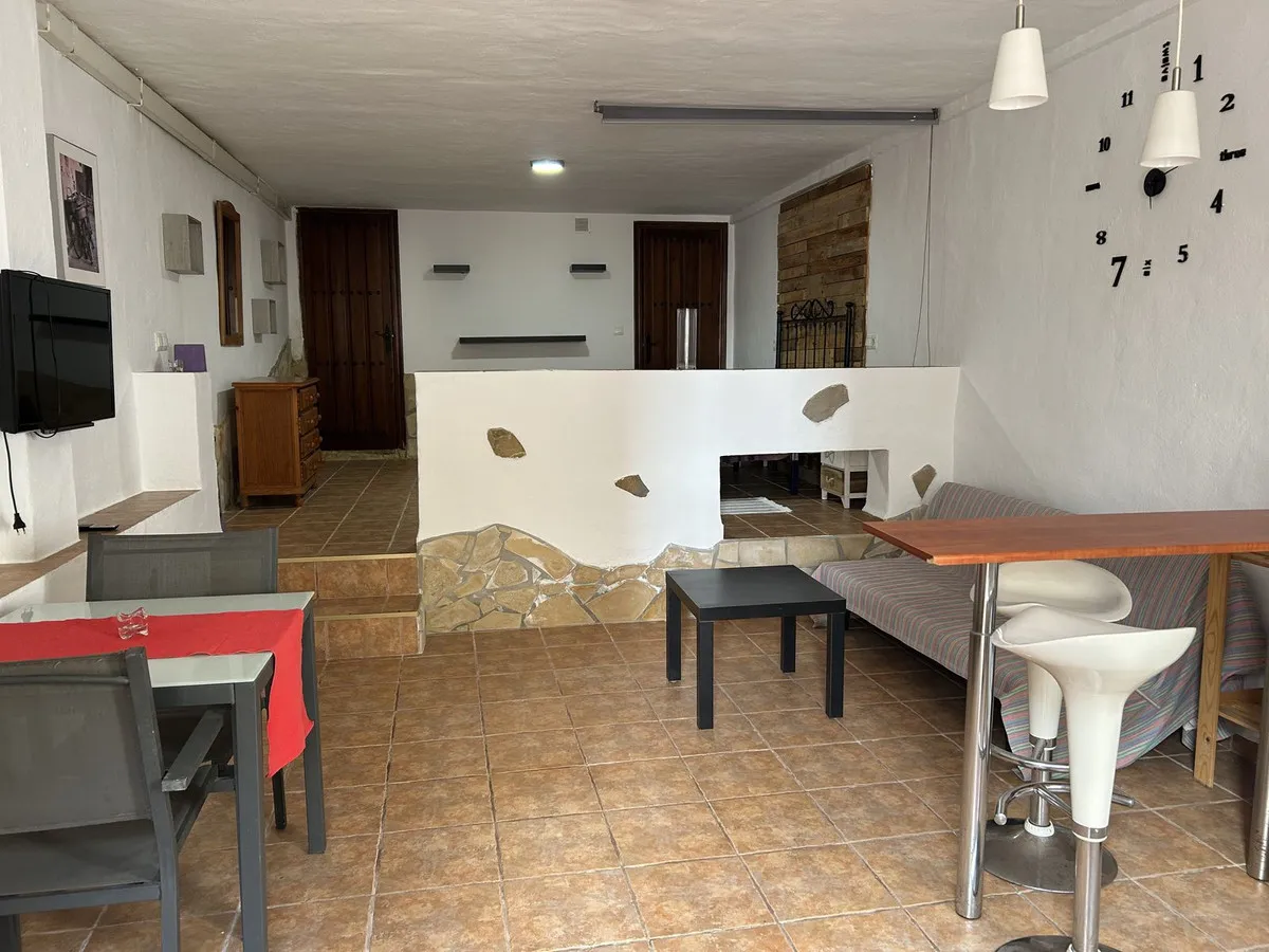 e237fa5d-924e-4fe6-9b68-6e11180a5ea8