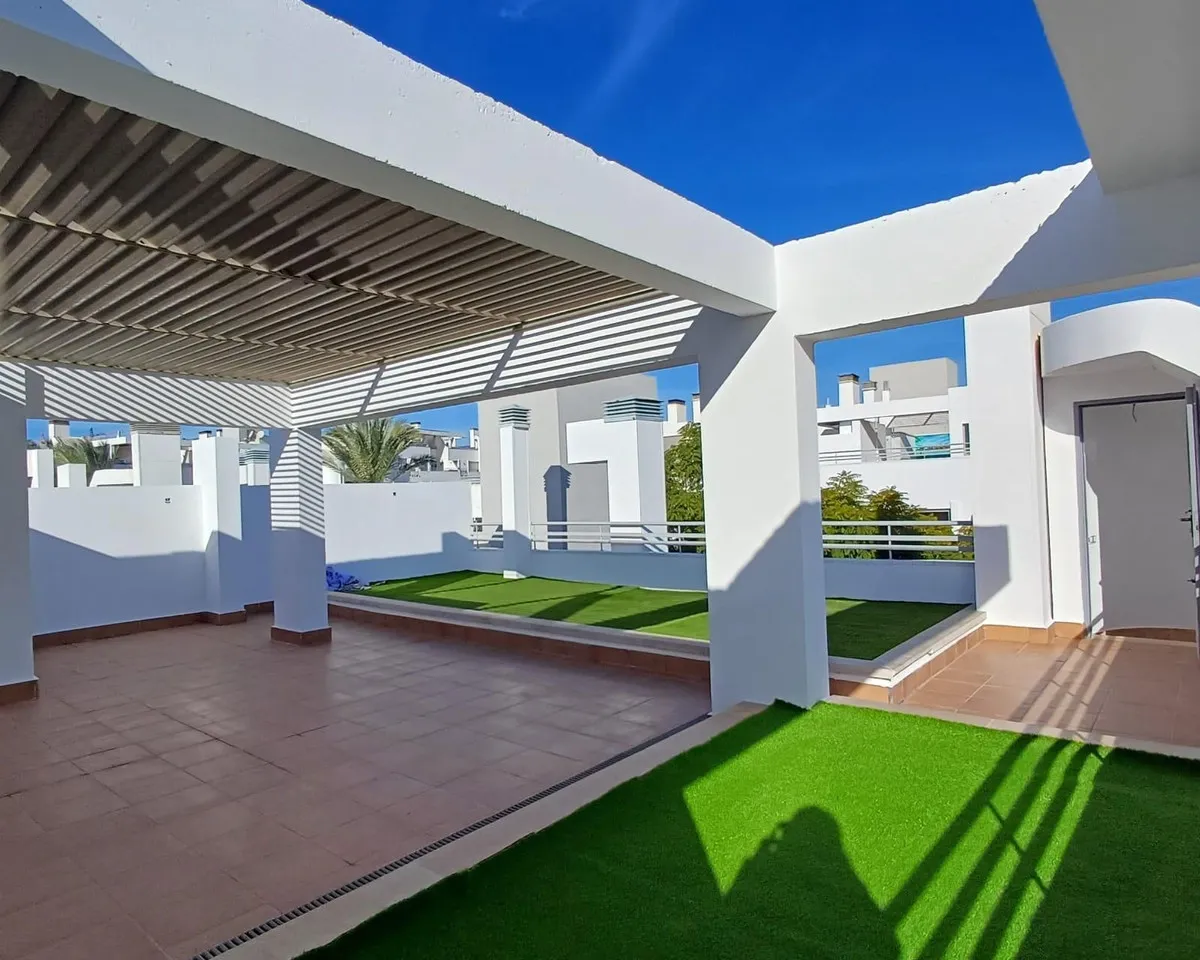 8fff7bf9-b5f3-4b95-b870-294afb7f8b9c