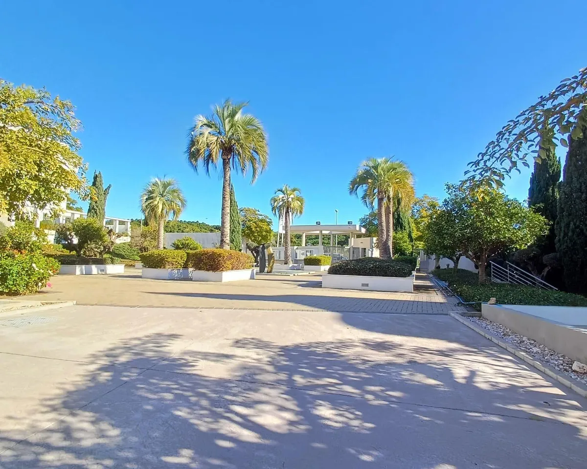 ce575ee7-3f1e-4e1d-a5dc-3a2814dfcac8