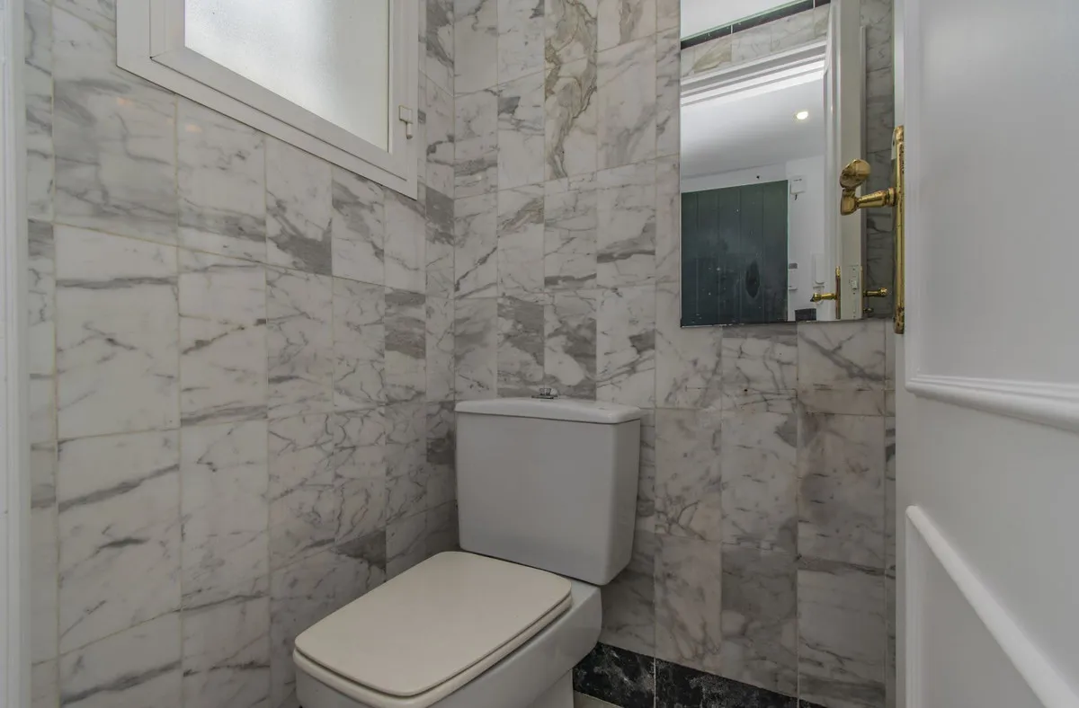 12dd8bc8-c972-430a-b628-035a7a387c61