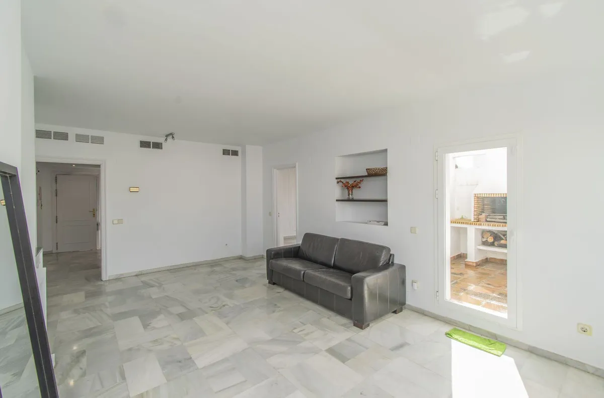 16b6f3e8-f812-49b7-9070-bec2975e1c26