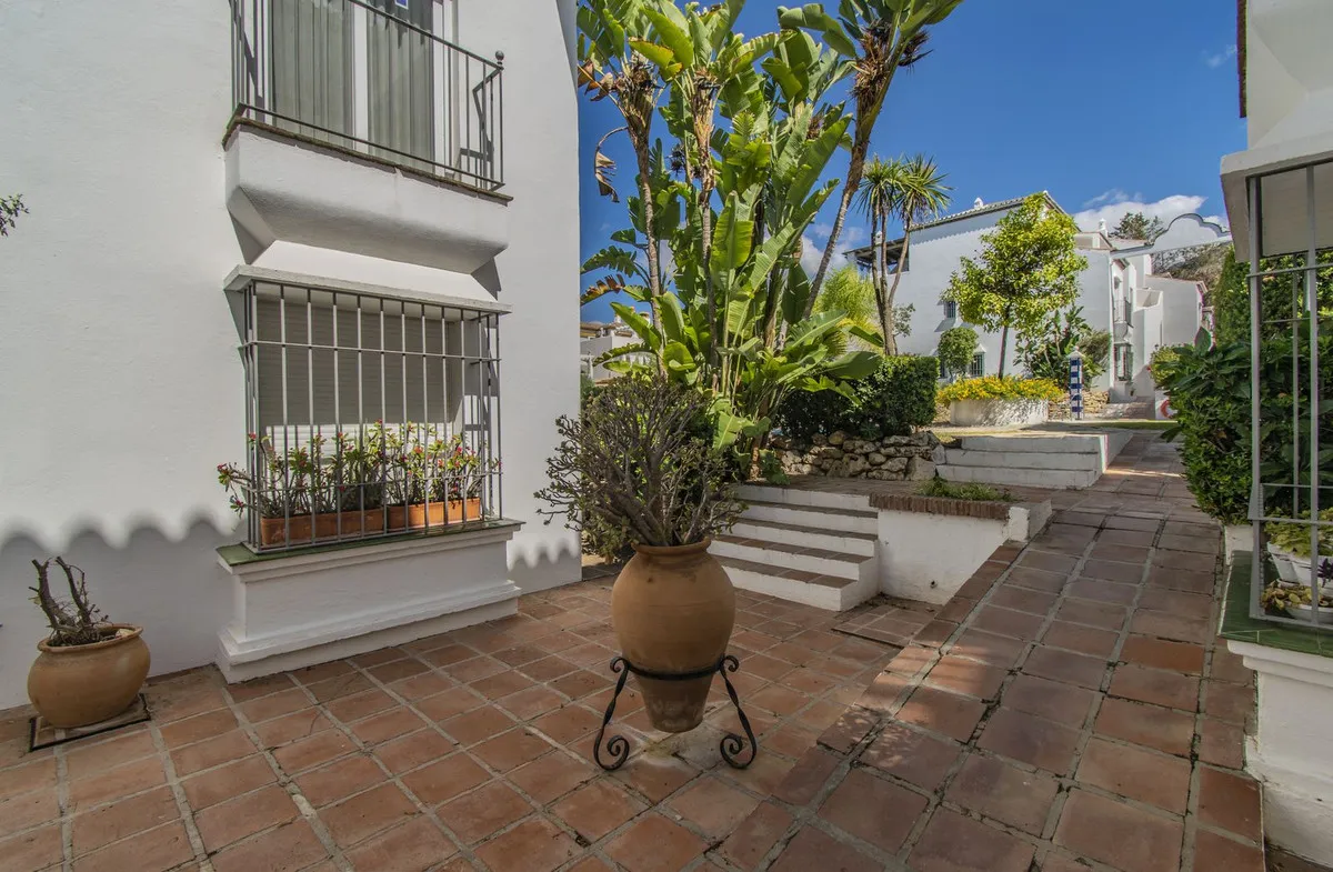 2f4b056d-0da0-4b7e-8ca1-3377d24fe707