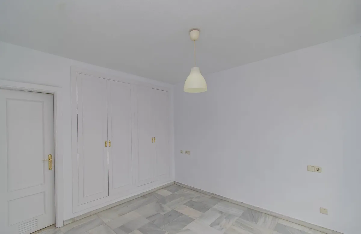 823e160b-52de-419a-8f8f-ba72e8026873