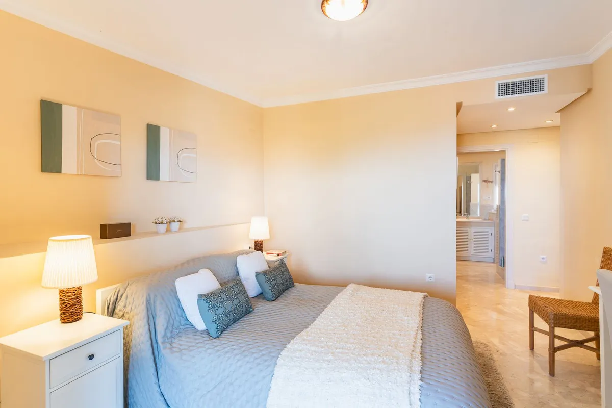 a5072bcc-da4a-4a42-a398-5662facd3e8f