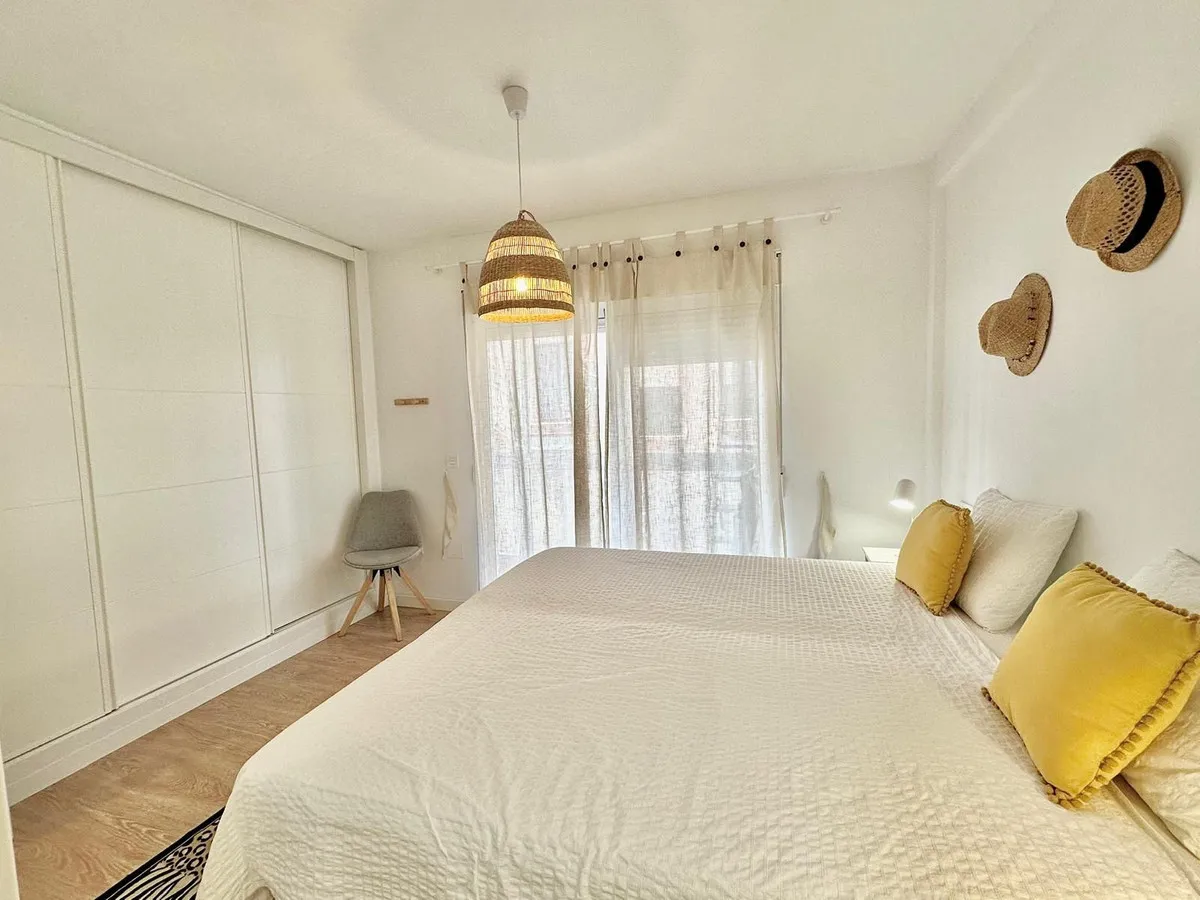 43ce6cc3-dfe8-4ef4-b3e3-7b69f5b62e42