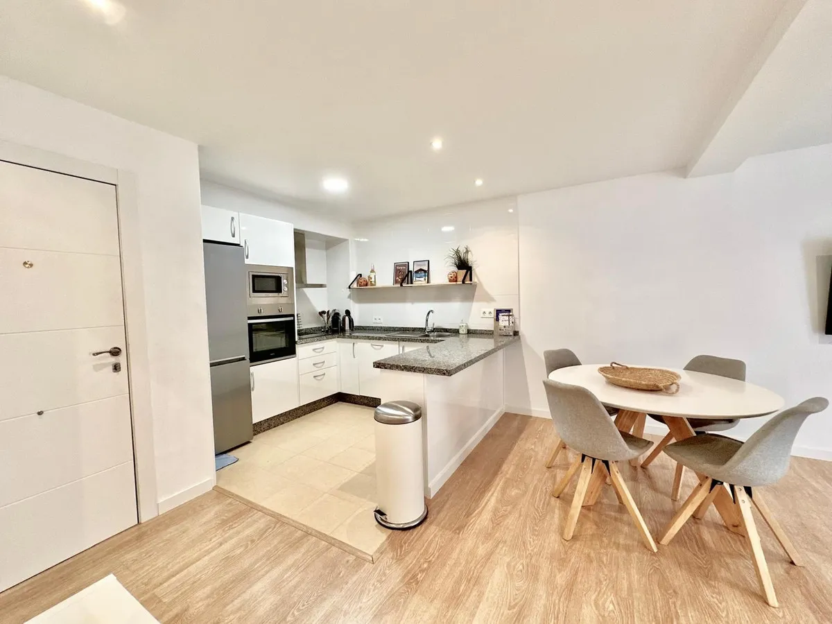 e733bef1-ba40-4b45-b9f7-f18685603dc4