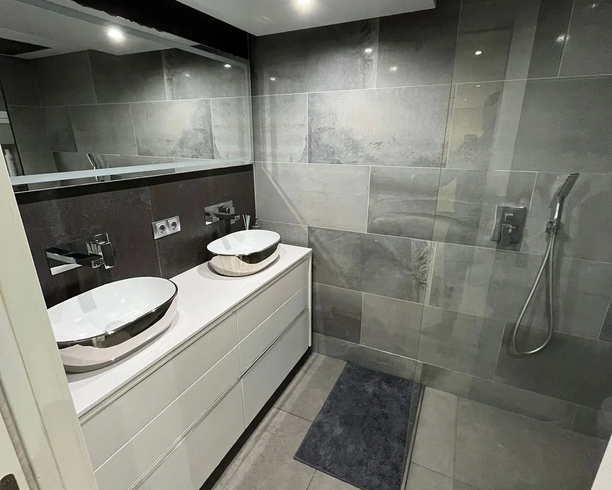 06c4eaca-6514-437f-9d6d-43582c793590