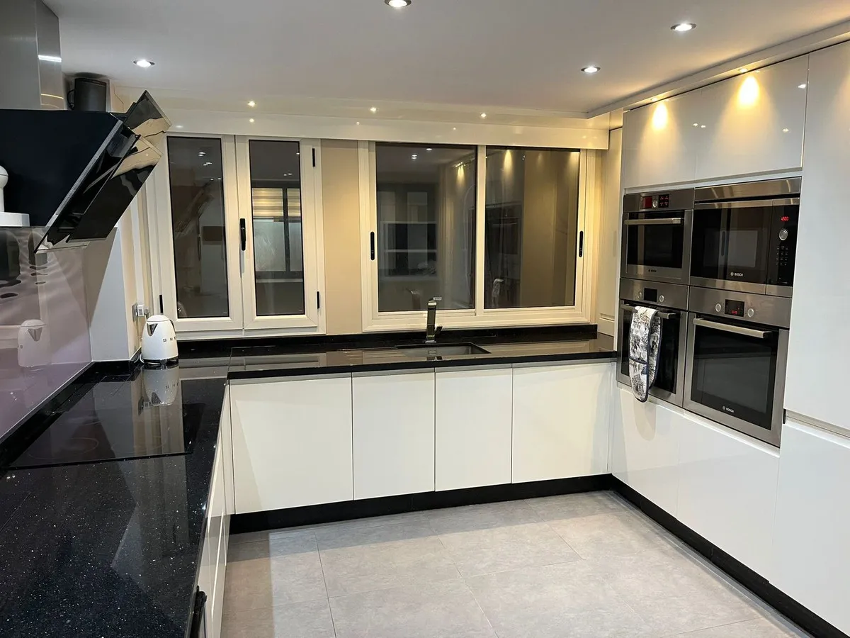 2e3139ce-fa25-452b-9235-2e27095f5fc6