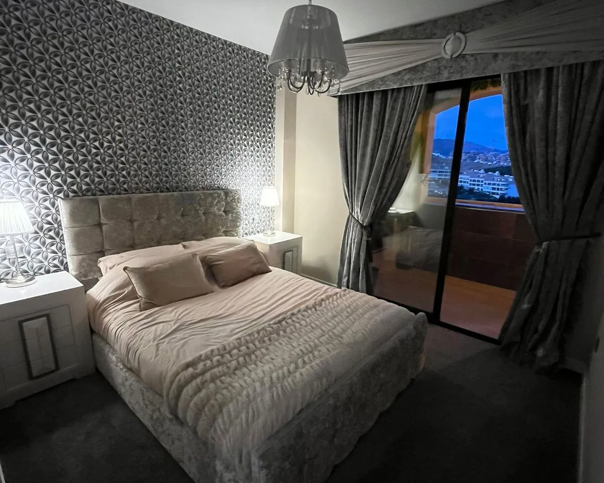 59b3092c-66a4-456a-bb23-be90c491d4d1