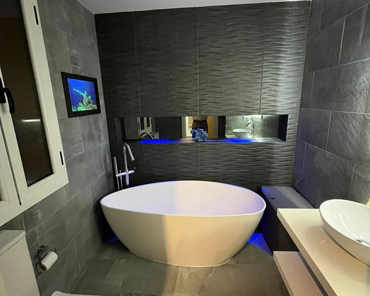 a13f9123-a244-4763-ba7a-29e6967eaf21