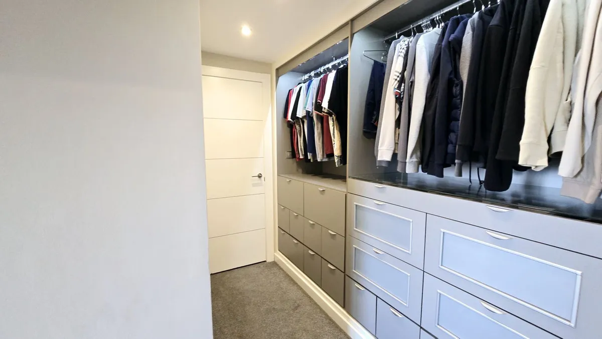 dc55c56d-e0f0-4d51-ac0c-4b55f33f9189