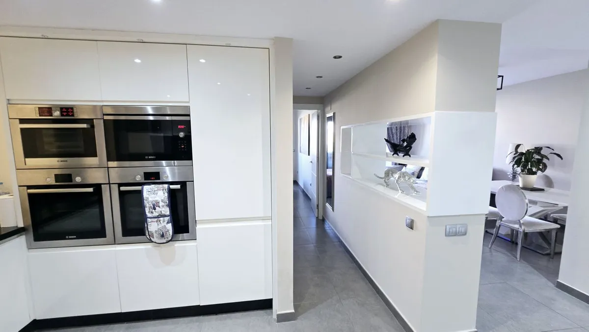 fbaa7dfd-fd19-4d37-b3ca-c70a933807f1