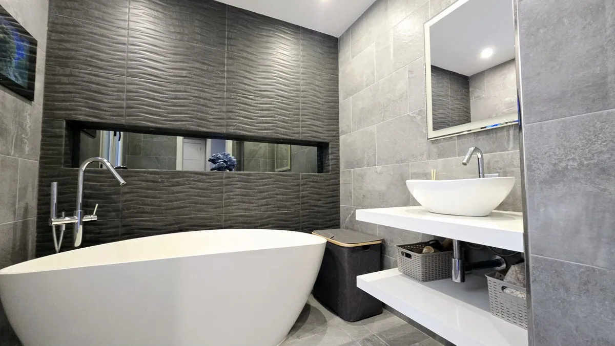 ffcb4ac7-e7fb-4a87-8c21-1982f6ba56f8