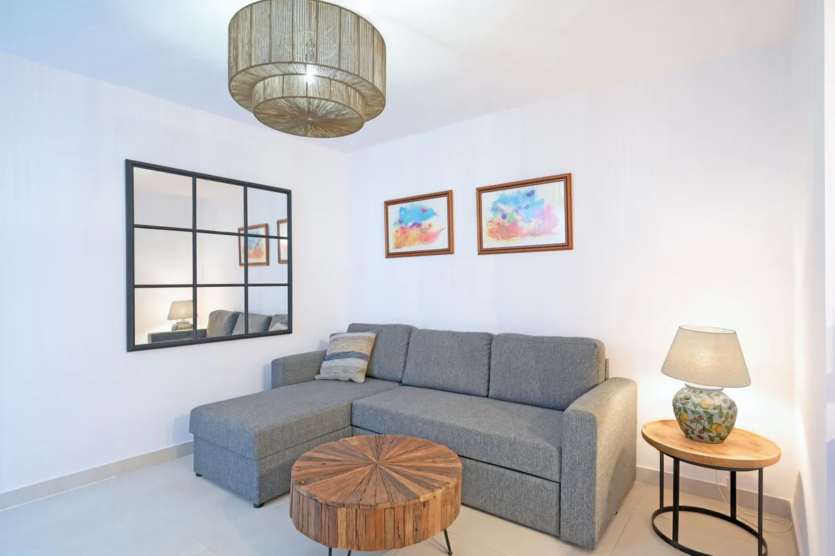 46cd7973-ecf7-4c69-b944-f976e3d3d273