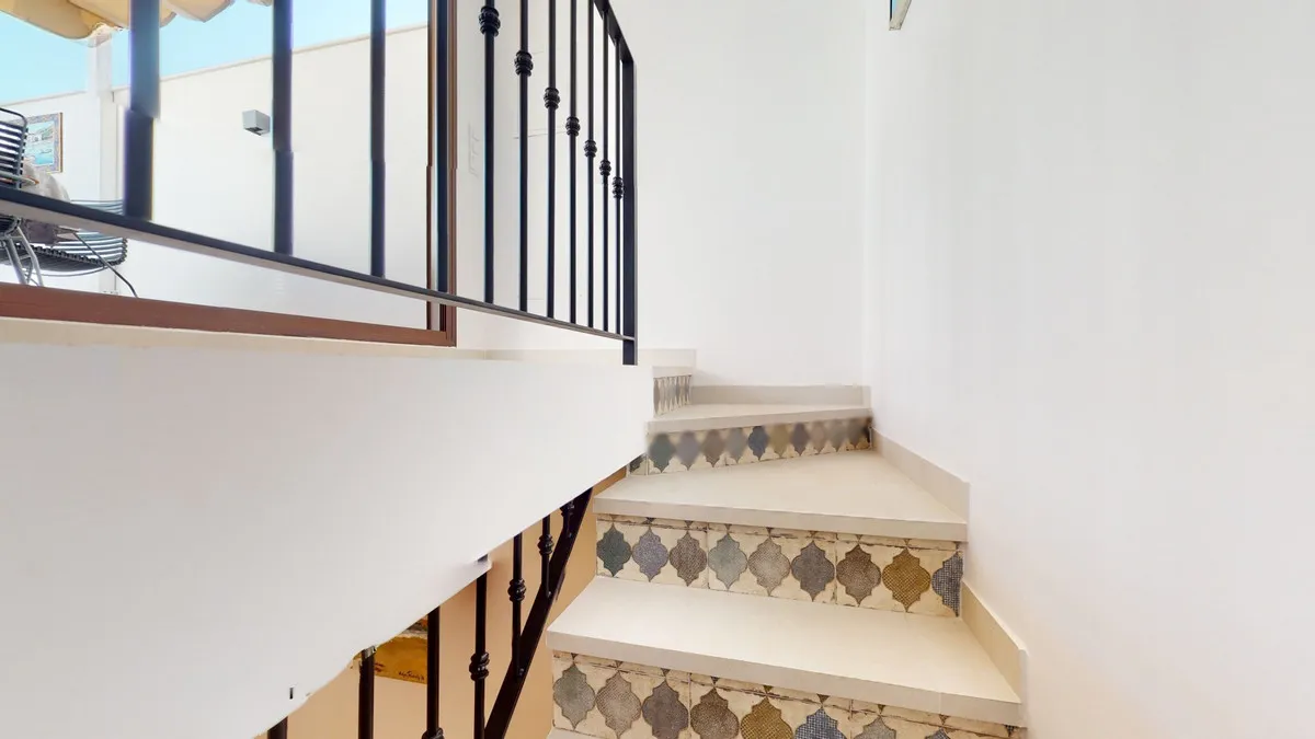 62b900e1-ccb7-471b-9033-7c9d262fab3f