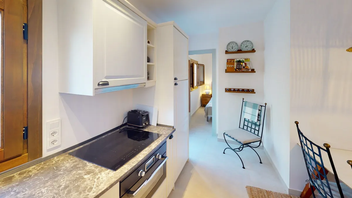 e5e6305e-5869-40a6-bd73-f3dbdf6cef28