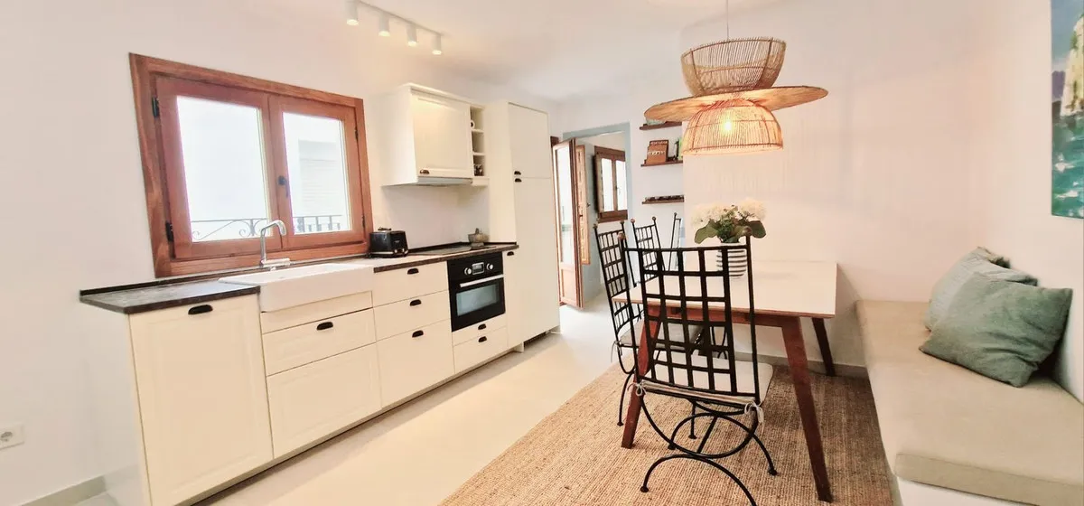 5fb3edfd-e2fe-4ee9-ae93-ed5d697e3f49