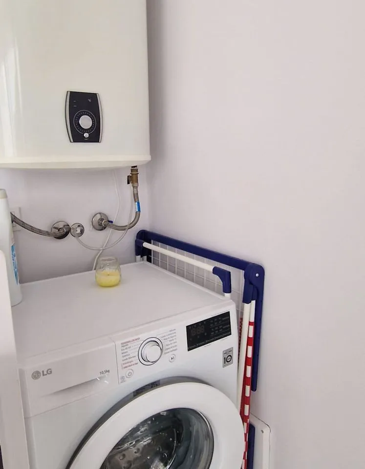 8dec4702-4981-4254-a244-08926af19a16