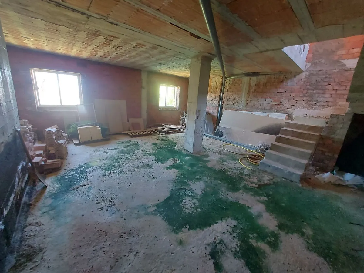 0434babe-a61c-4be3-b3d3-33d13d67c40a