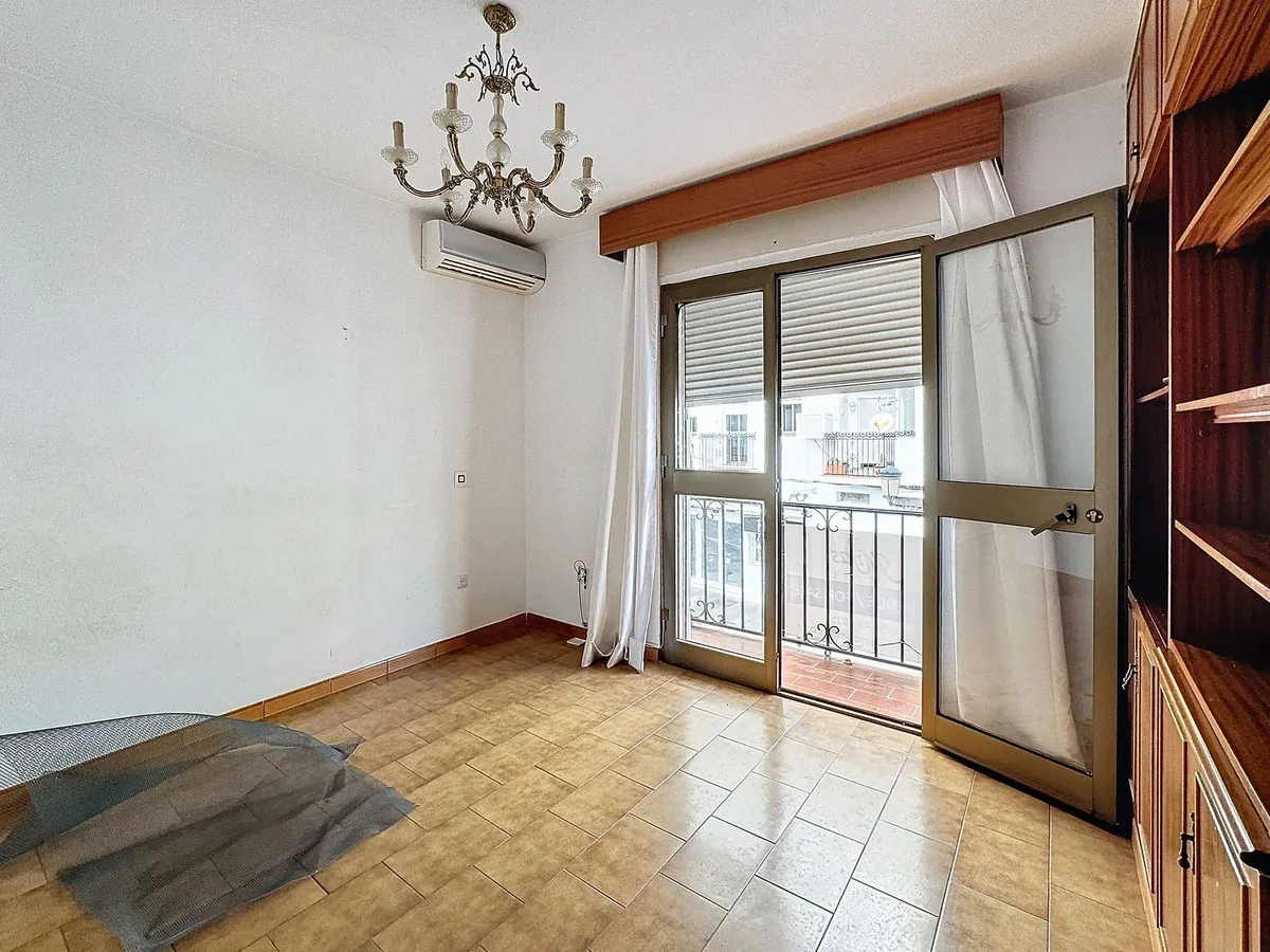 142a5fb8-975c-414b-afbc-f80083bb0235