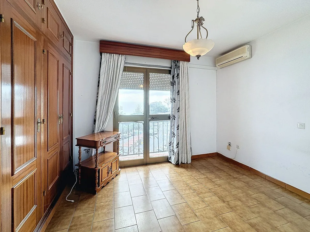 e88a1750-0e9e-4905-a35d-fb400323d8df