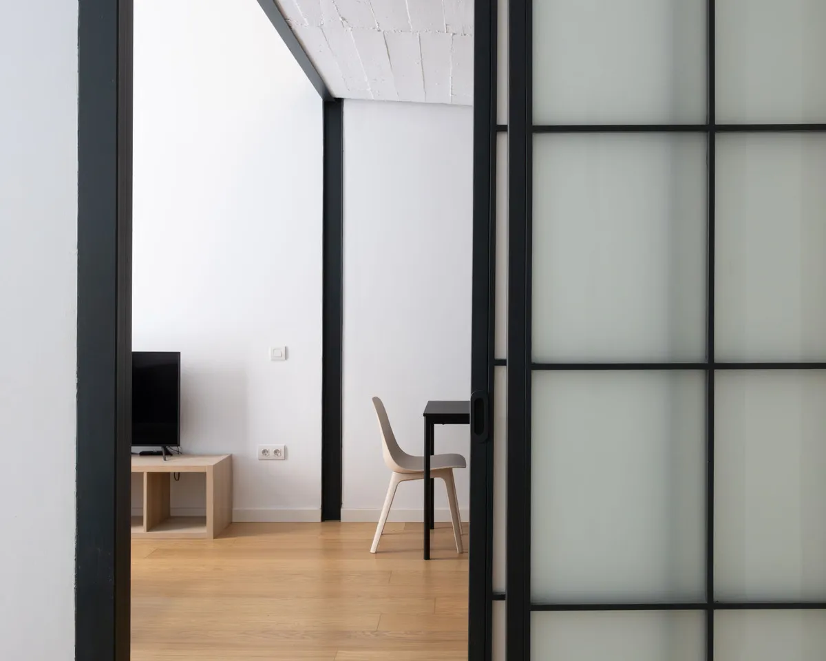 b5ec52a9-6b6b-4fd0-b589-f9835b43afc1