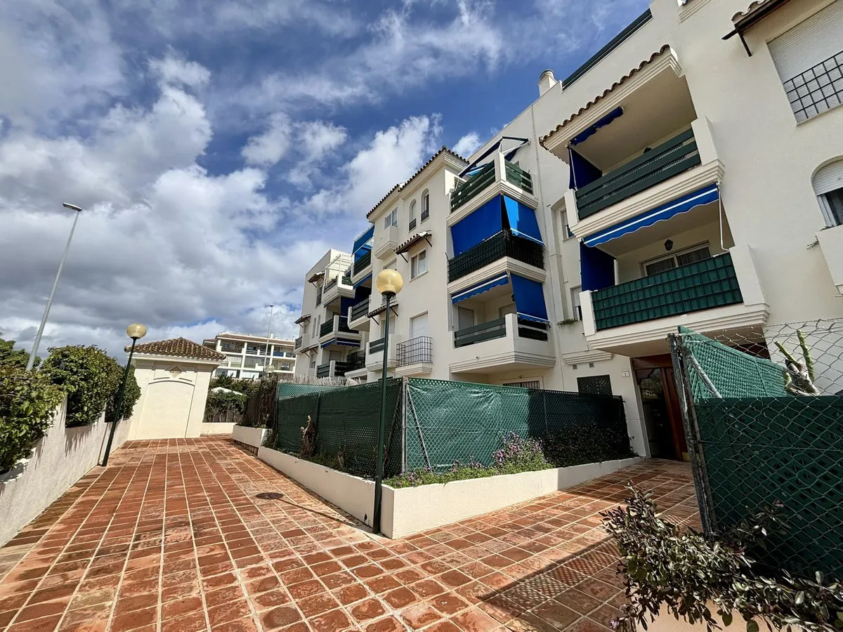 cb8f1956-61f9-4bc2-88d7-ff0b8bf0a7e8