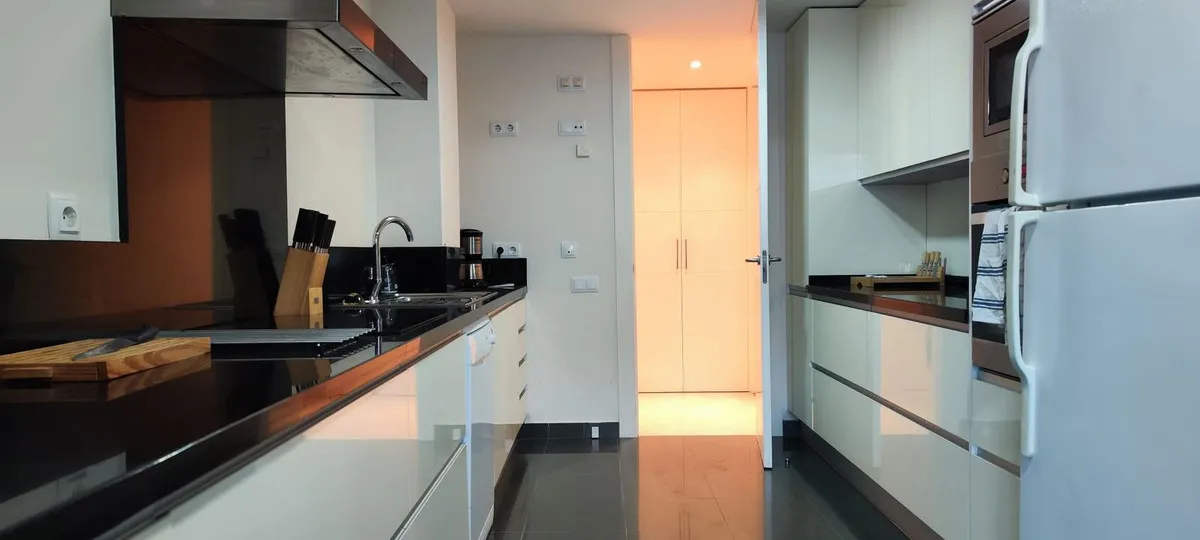 39aeb7bc-f18d-47b1-8d1a-b3b8403353b6