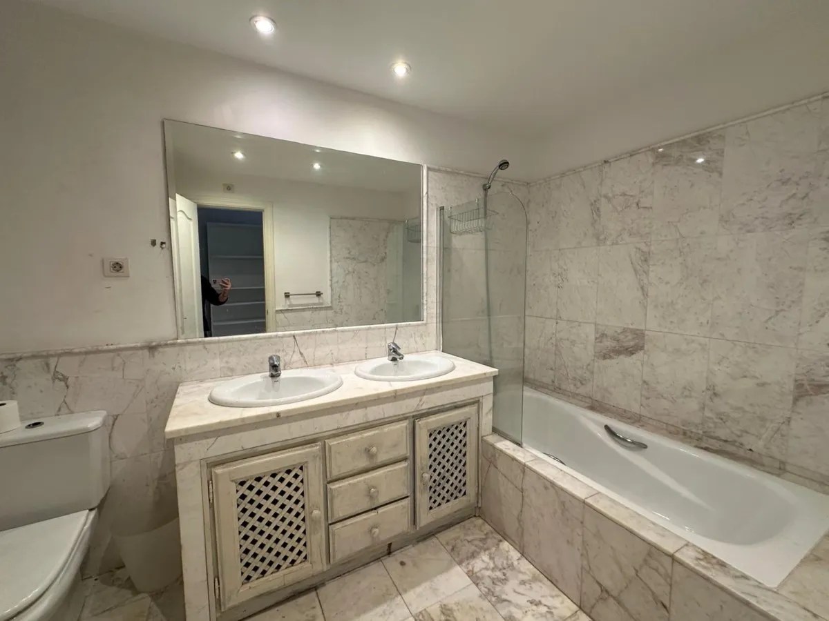 2a51f191-69c2-4a31-8766-7599bad6c6fc