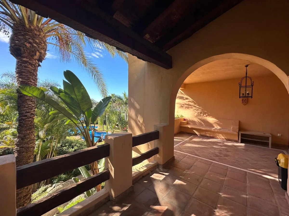 4e8e198d-584f-4bcd-b51c-323bda8d3764