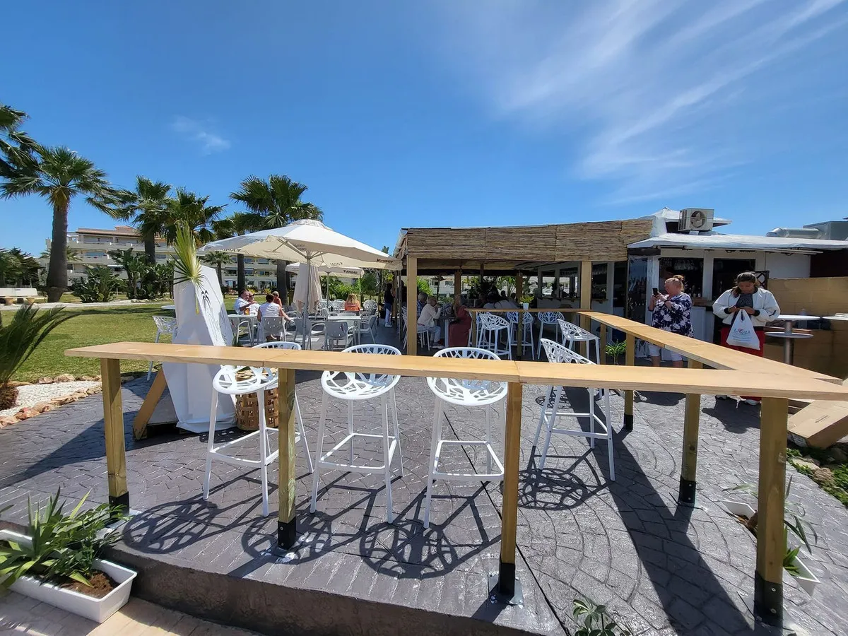 33078333-7a04-4aa7-9c44-c2fea3fa1fe4