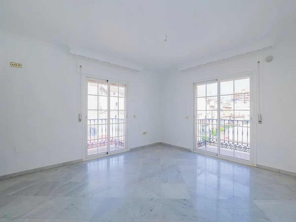 715b4e5e-5c3d-47c5-93c9-880d89e0e218