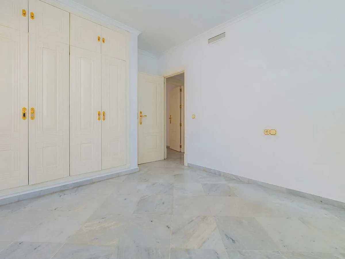 9743189f-6a3d-4191-ac31-8f4c710ade7b