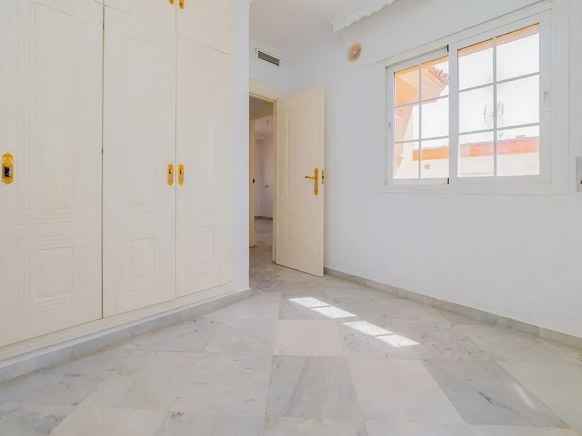 d35e23d3-06c4-44ae-b084-743a630c4a79