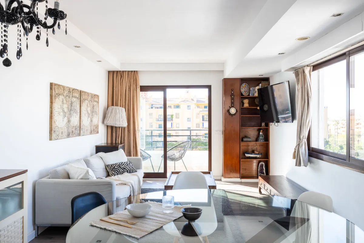 1dbb365a-7ca3-410c-b7e2-3693a895a4f3