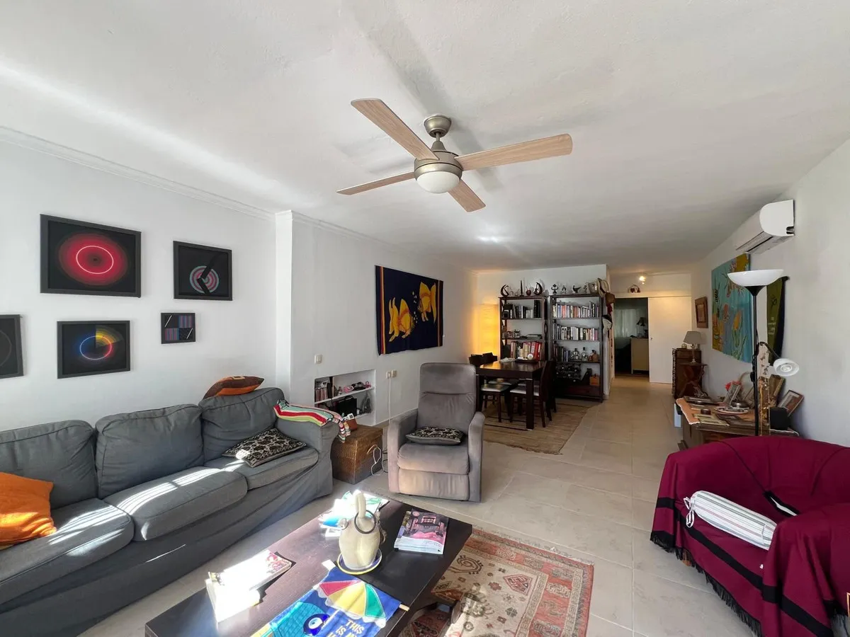 c9a990d0-e043-44a4-8f68-bbe85b59929f