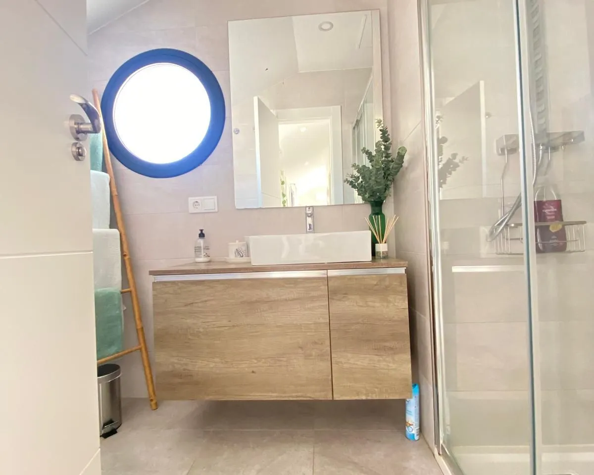 2f981152-3e93-4034-8284-86296ec261e0