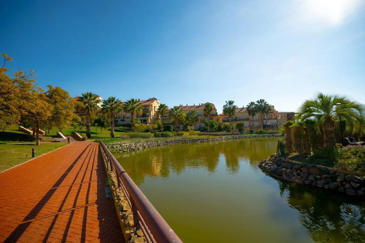 a645e679-c513-40a4-8d63-fff0adfce413