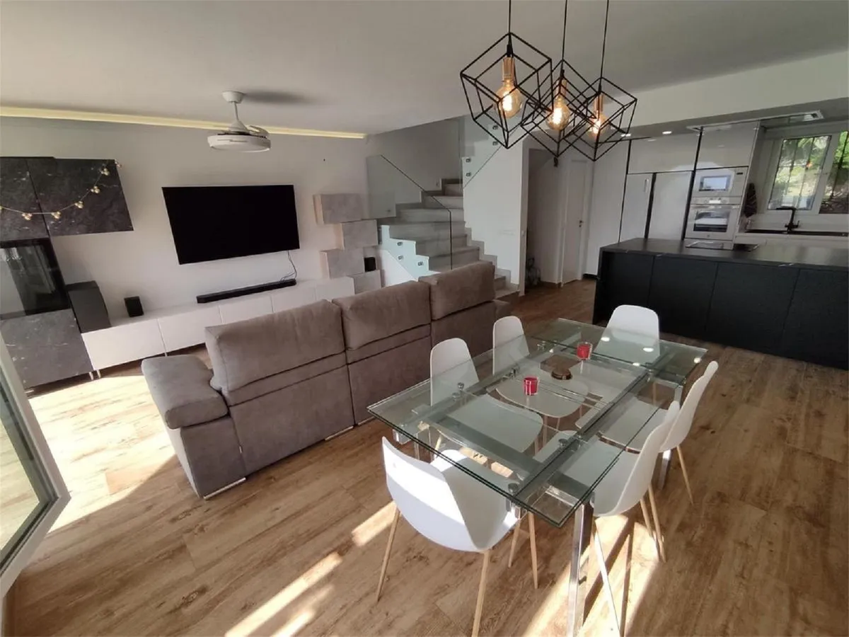 a7c3df6b-f9c2-47f2-8f79-0dcb26f9d371